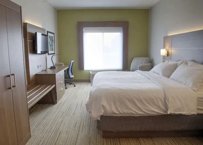 Express By Ihg Hotel Rochelle