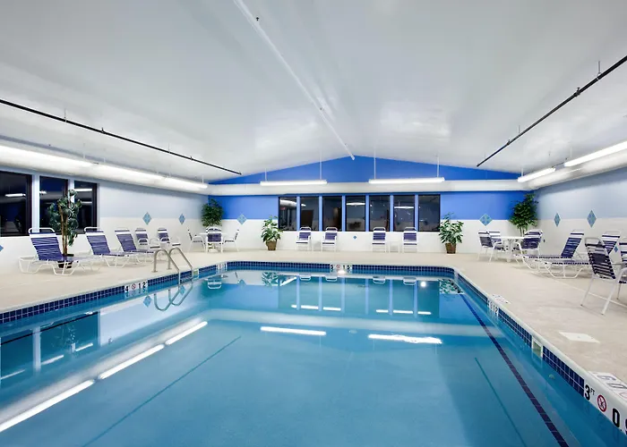 Express By Ihg Hotel 2*