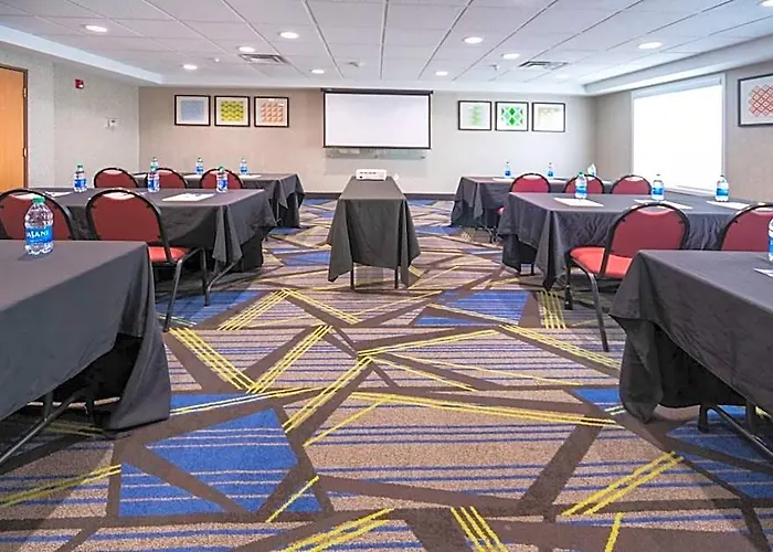 Express By Ihg Hotel Rochelle