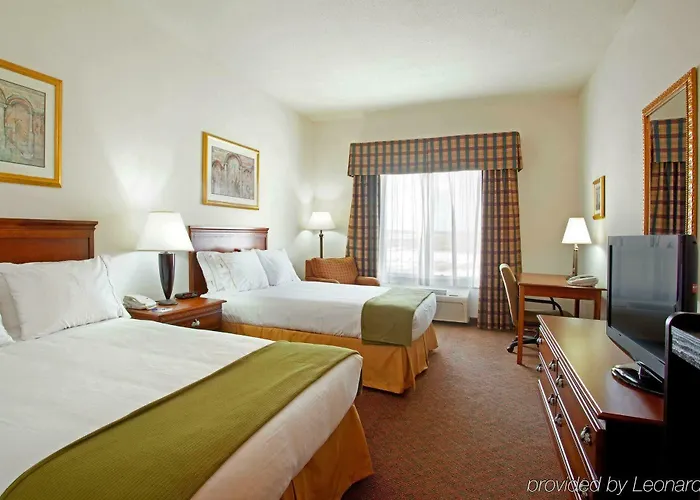 Express By Ihg Hotel 2*